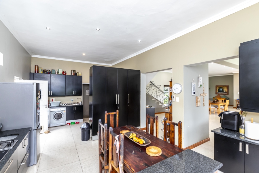 6 Bedroom Property for Sale in Dorchester Heights Eastern Cape